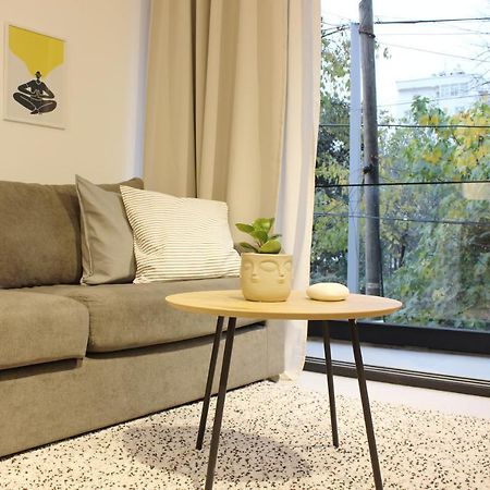 Collective Urban Villa In Тирана Екстериор снимка