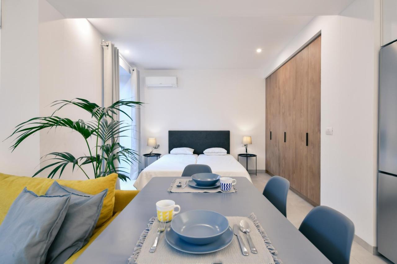 Collective Urban Villa In Тирана Екстериор снимка