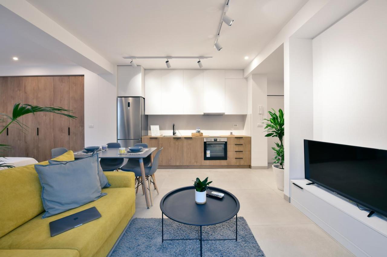 Collective Urban Villa In Тирана Екстериор снимка
