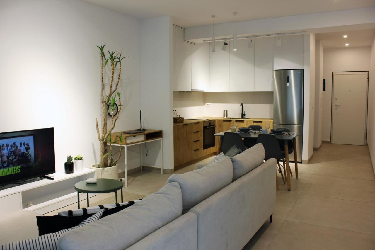 Collective Urban Villa In Тирана Екстериор снимка