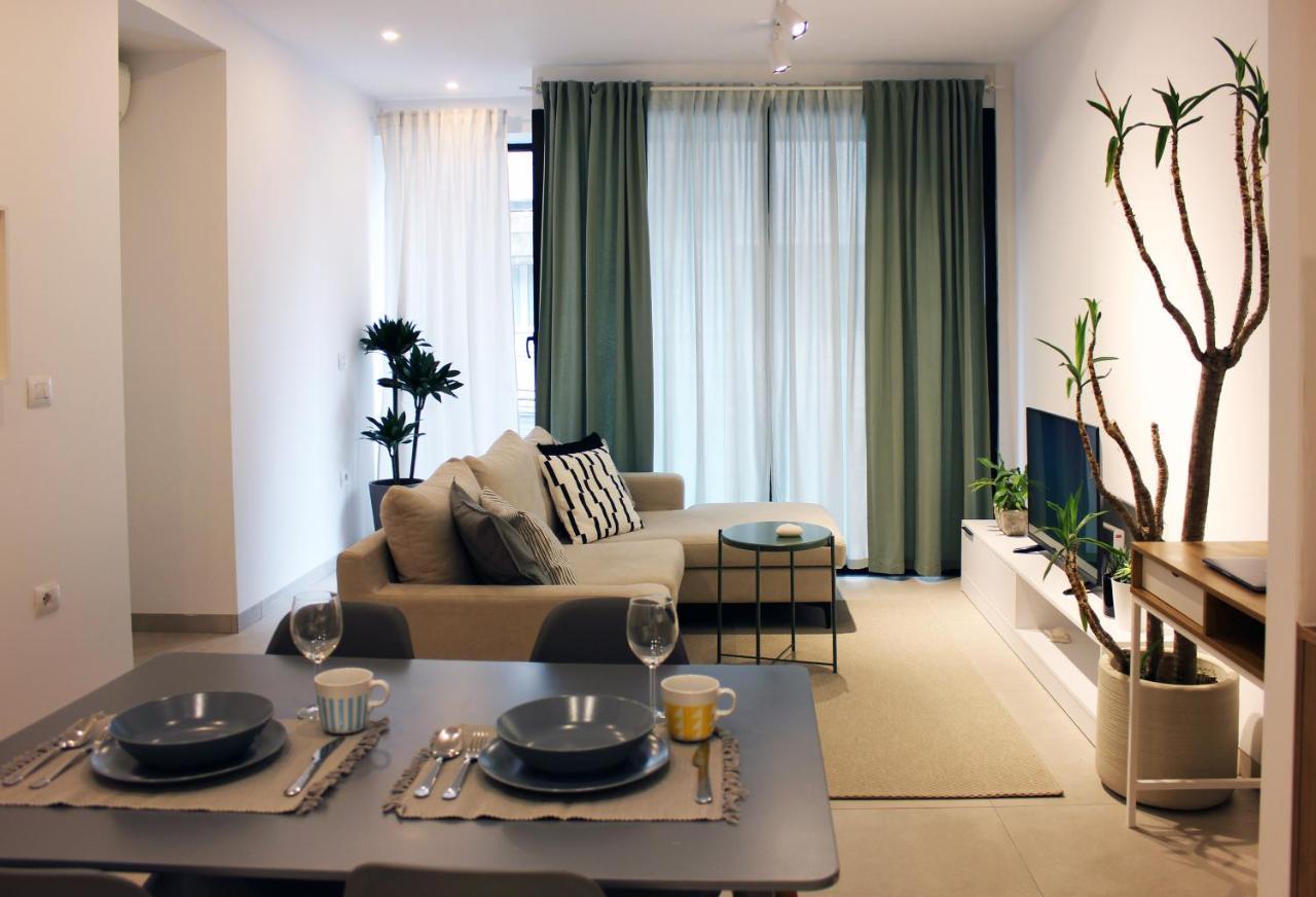 Collective Urban Villa In Тирана Екстериор снимка
