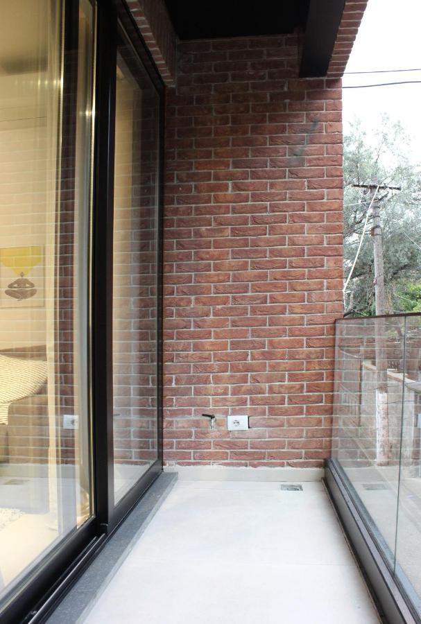 Collective Urban Villa In Тирана Екстериор снимка