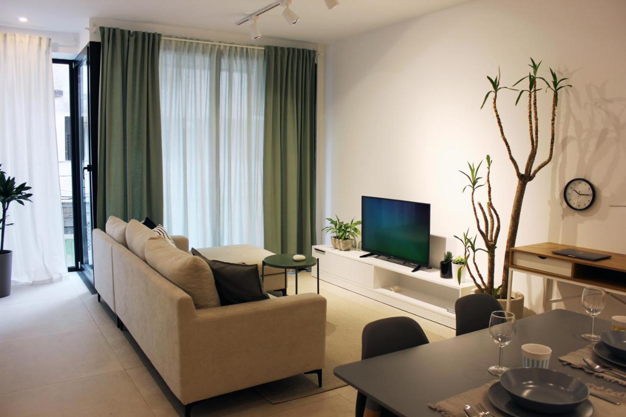 Collective Urban Villa In Тирана Екстериор снимка